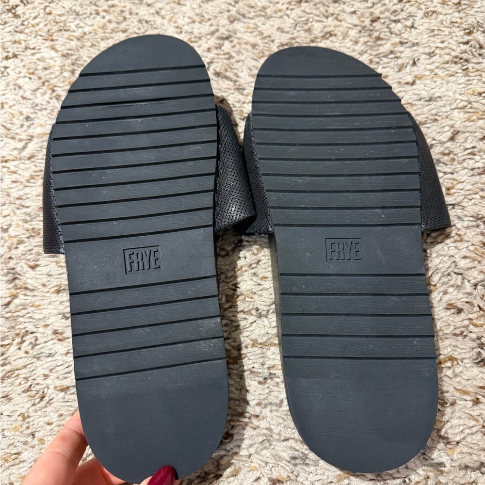 FRYE black leather slide sandals - Picture 3 of 6